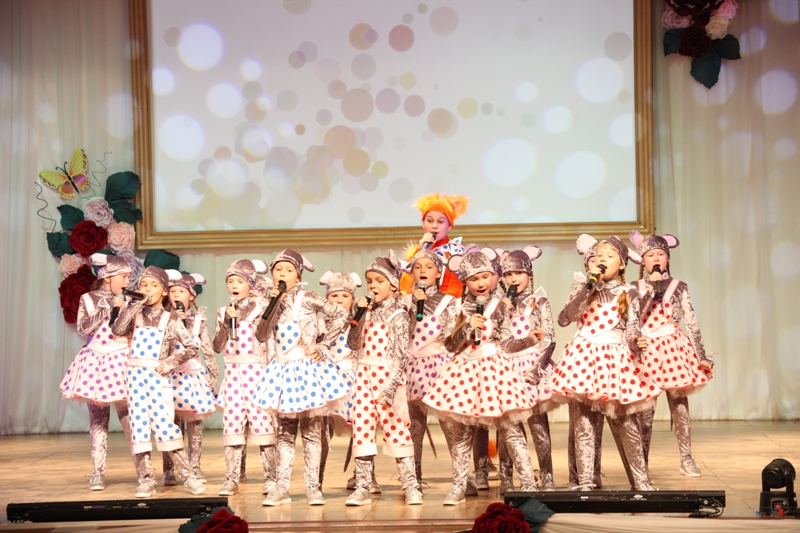Отчетный праздник Дворца детского творчества "Пропой нам, ветер, песню о земле..." (30 мая 2019 года)