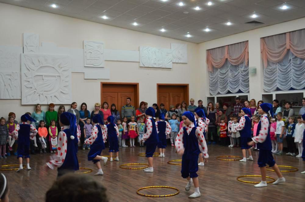 Традиционный праздник для воспитанников школы раннего эстетического развития "Солнышко" и их родителей (03 марта 2015 года)
